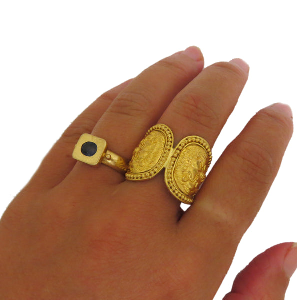 ILIAS LALAOUNIS LION MOTIF RING